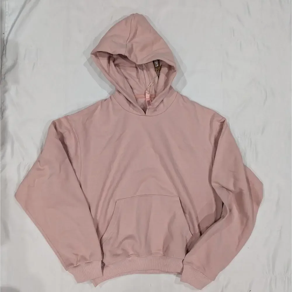 SKIMS Cotton Fleece Classic Pullover Hoodie Light Pink M Women Logo NWT - Picture 2 of 7